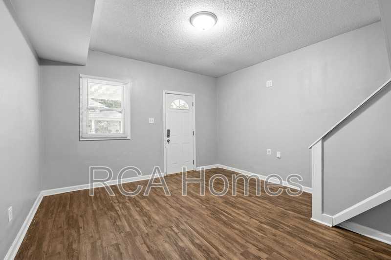 1533 Draper St - Photo 4 of 9