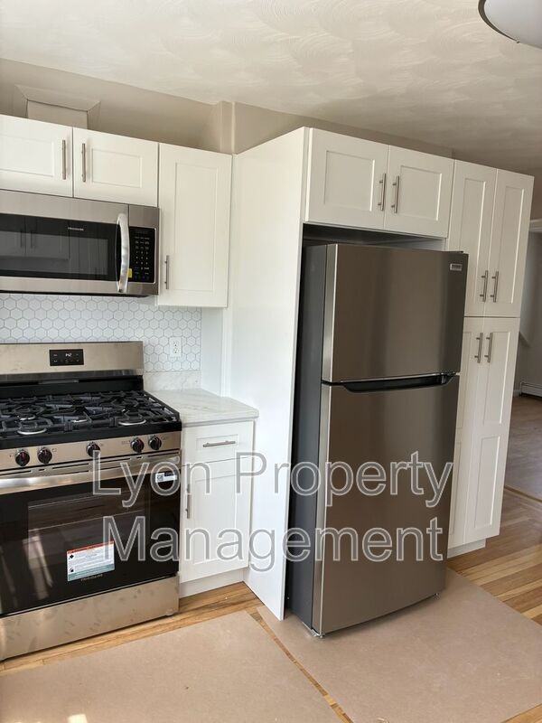 18 Burgess Ave #3 - Photo 4 of 8