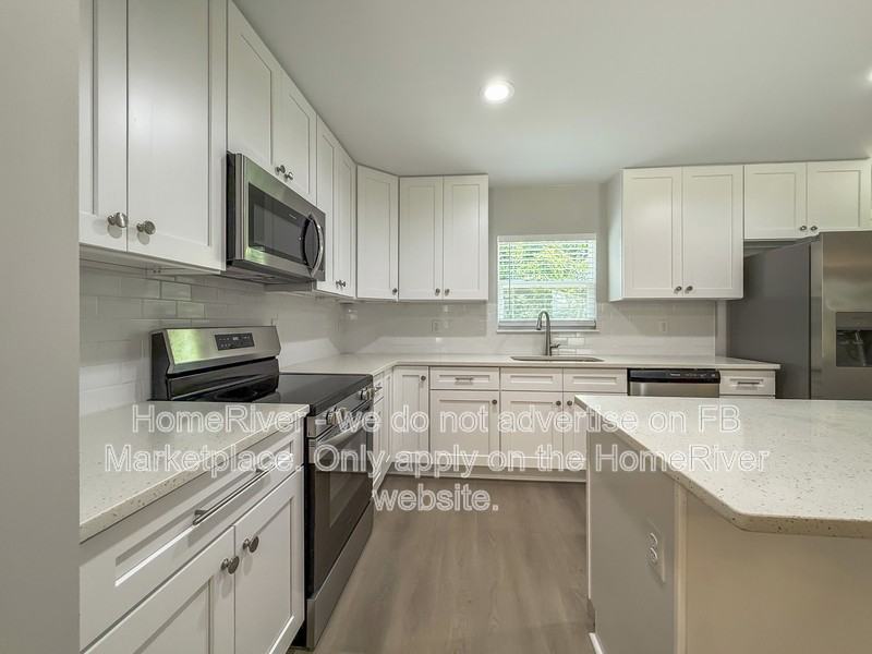 350 Duray Ct - Photo 3 of 6