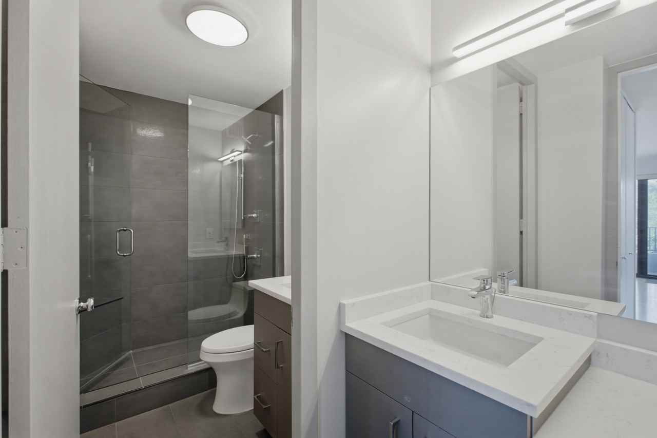 2020 N Lincoln Ave #2F - Photo 4 of 11