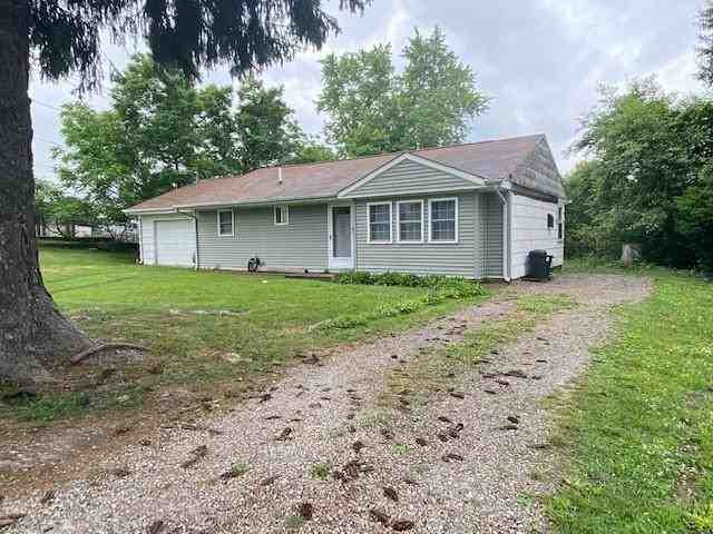 152 Hutchinson Dr - Photo 2 of 22