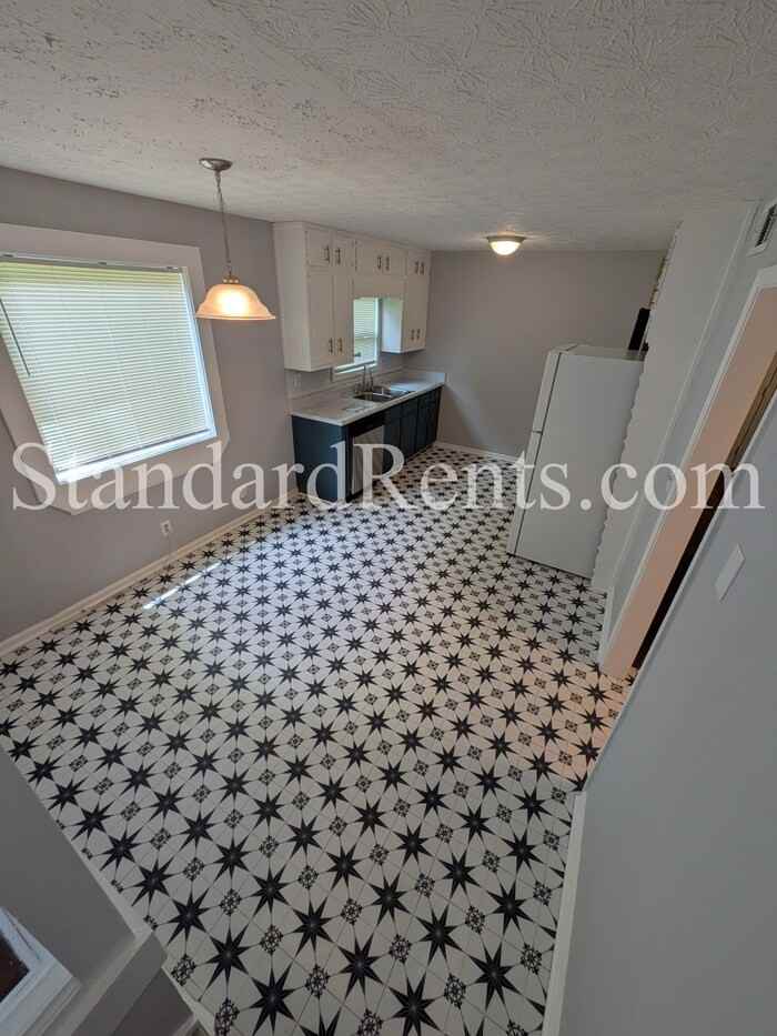 2510 Mitchell Rd - Photo 4 of 21