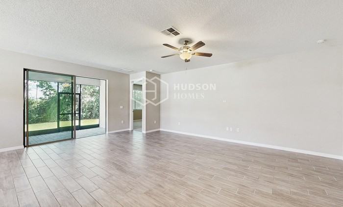 1527 Lyonsdale Ln - Photo 5 of 29