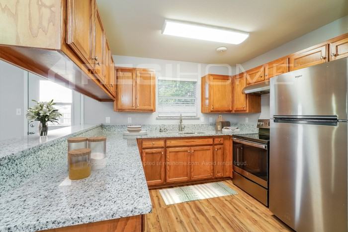 1106 Dogwood Ct - Photo 2 of 18