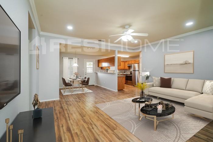 1106 Dogwood Ct - Photo 3 of 18