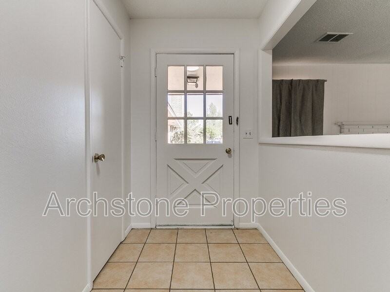 4508 Nw 26th St - Photo 4 of 50