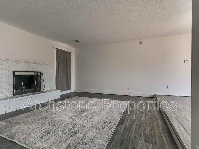 4508 Nw 26th St - Photo 6 of 50