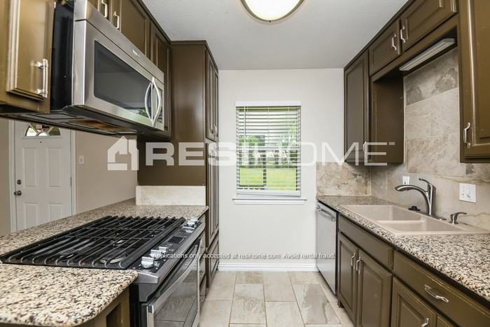 521 Kemper Ave - Photo 2 of 22