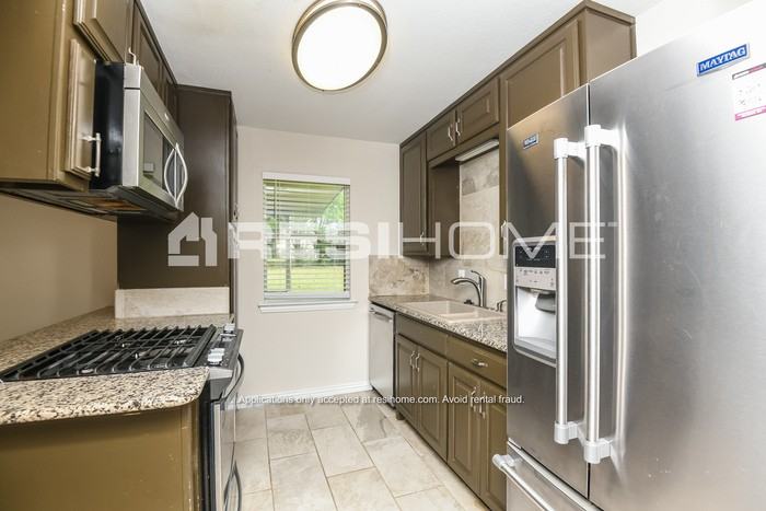 521 Kemper Ave - Photo 3 of 22