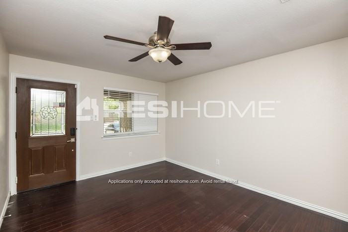 521 Kemper Ave - Photo 4 of 22