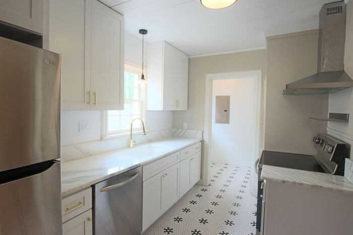 128 Rowland Pl #130 - Photo 6 of 18