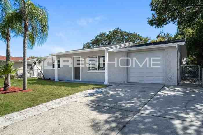 7700 Farmlawn Dr - Photo 2 of 16