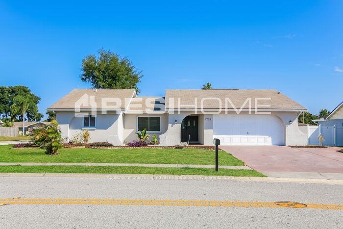 7109 Orchid Lake Rd - Photo 2 of 17