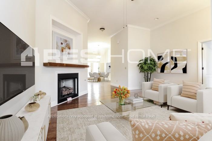69 Lyle Dr - Photo 4 of 17