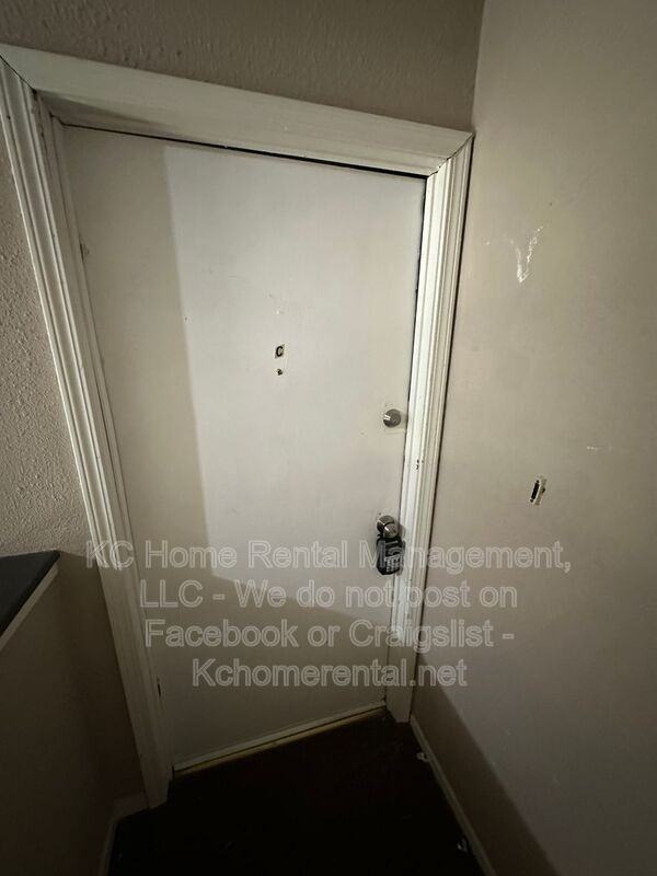211 Nw Barr Rd #C - Photo 4 of 31