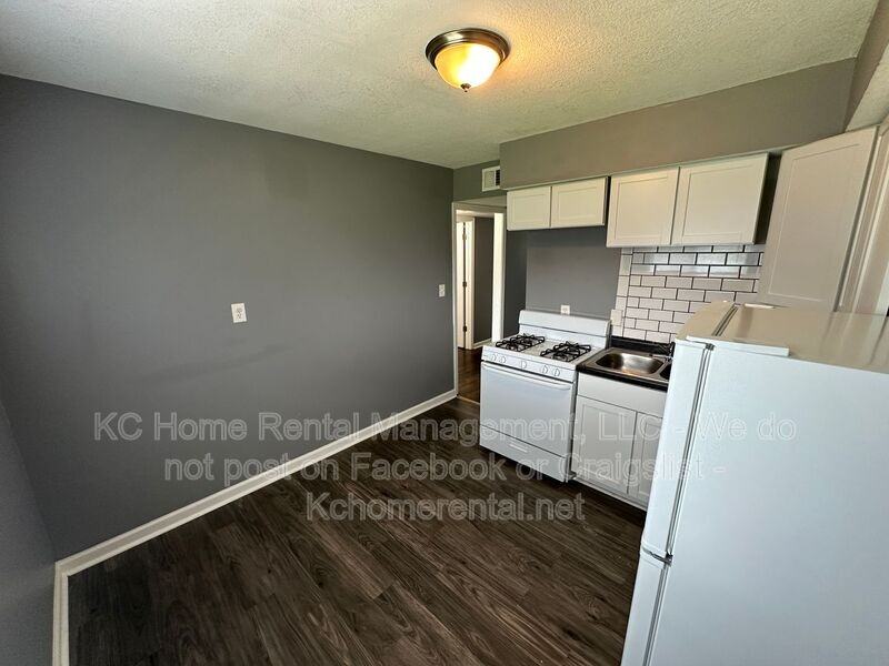 3124 N 55th St #B - Photo 6 of 28