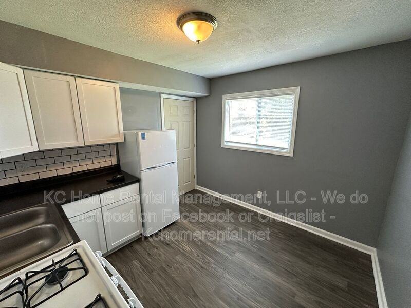 3124 N 55th St #B - Photo 7 of 28