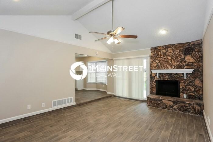 6707 Country Creek Dr - Photo 2 of 17