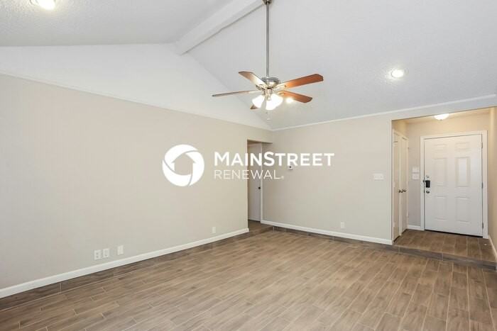 6707 Country Creek Dr - Photo 3 of 17