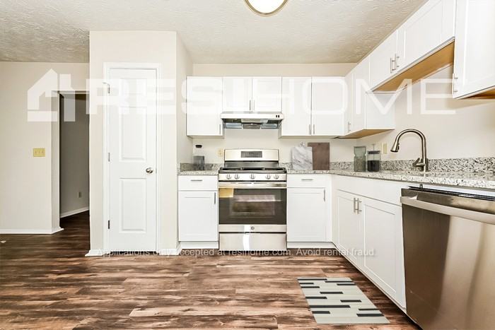 6794 Bent Creek Dr - Photo 2 of 17