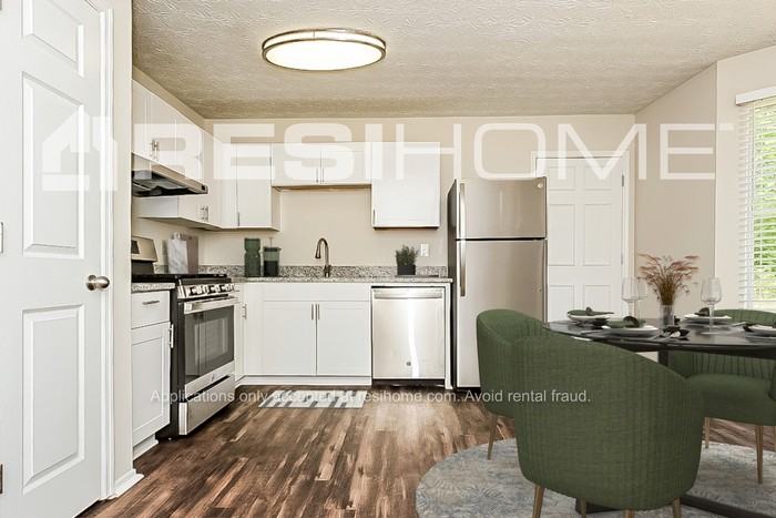 6794 Bent Creek Dr - Photo 3 of 17