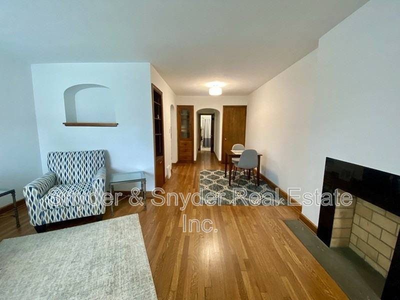 1093 N Main St - Photo 3 of 16