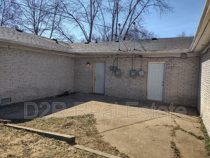 7819 Southfield Dr - Photo 2 of 29