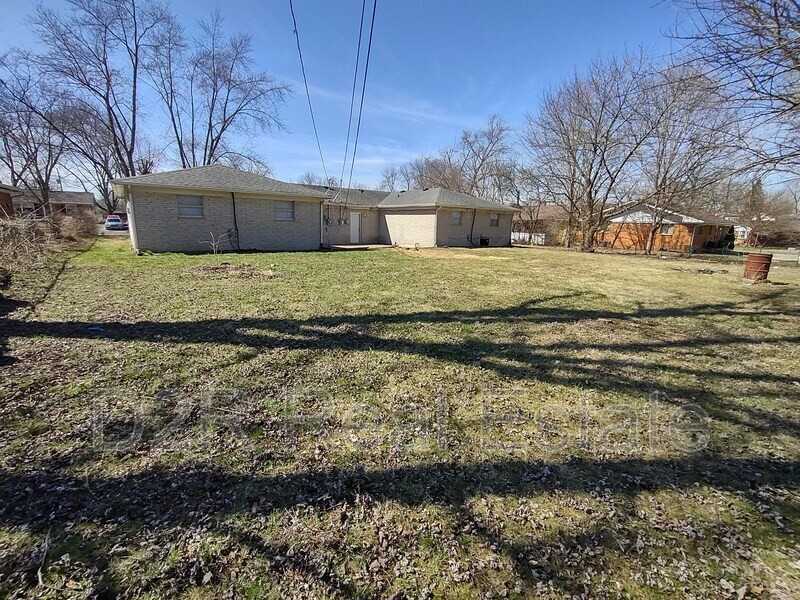 7819 Southfield Dr - Photo 3 of 29
