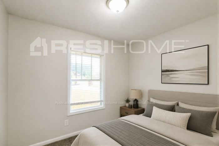 8154 Huntington Dr - Photo 3 of 15