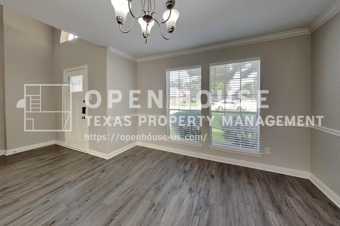 814 Gunnison - Photo 6 of 23