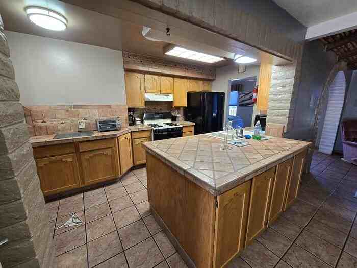 6272 E 26th St #1 - Photo 3 of 34