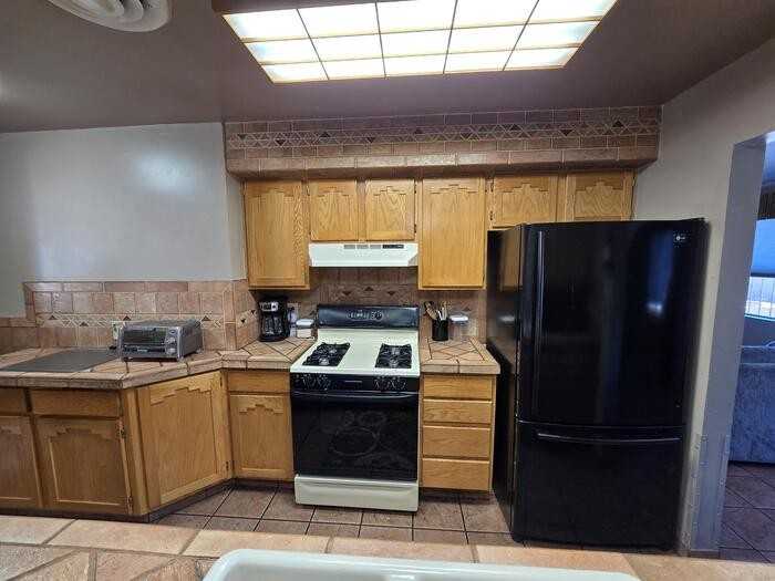 6272 E 26th St #1 - Photo 4 of 34