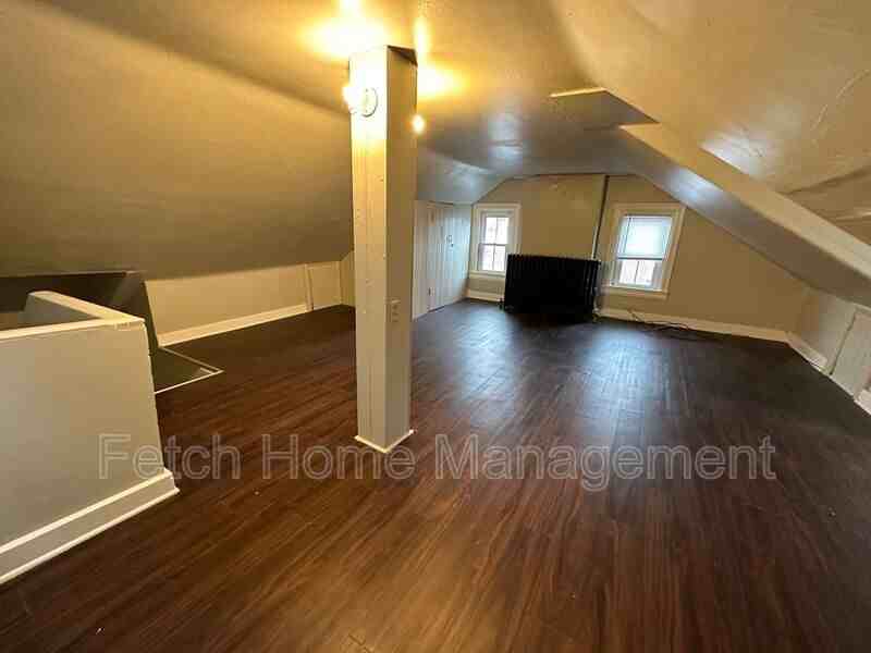 633 Manor St #2 - Photo 4 of 13