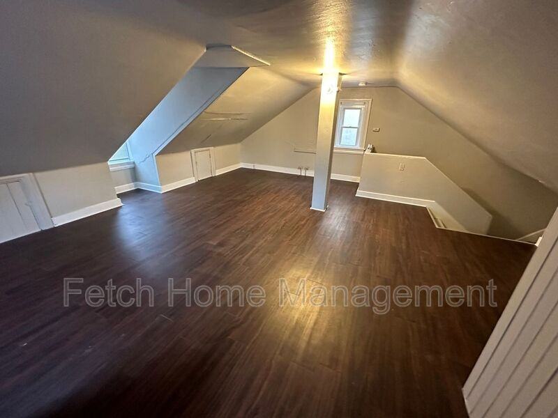 633 Manor St #2 - Photo 5 of 13