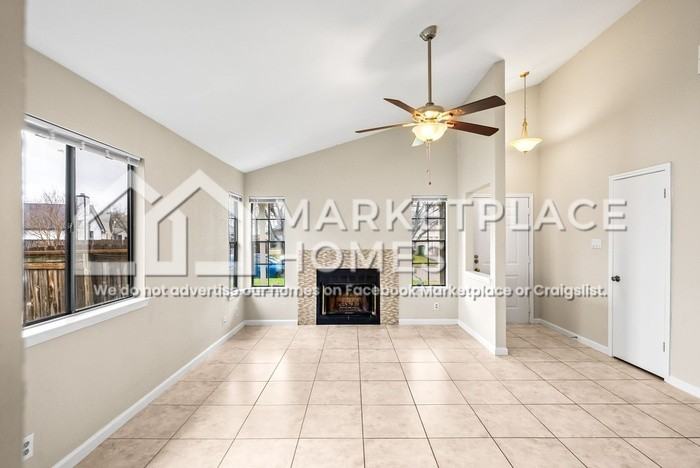 1001 Greenbriar Loop - Photo 4 of 26