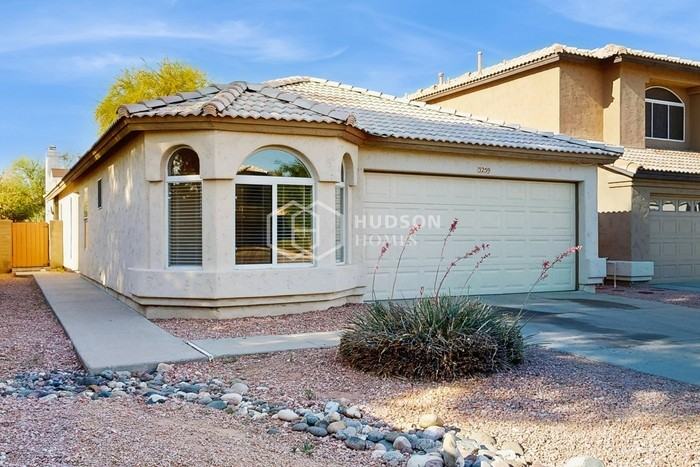 3259 E Kerry Ln - Photo 2 of 27