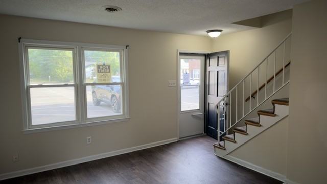 305 Rountree St W #B4 - Photo 5 of 6
