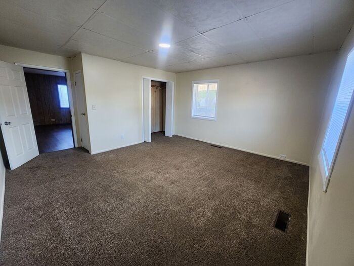 702 N 8th St - Photo 6 of 14