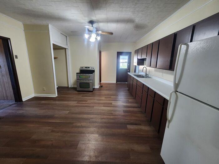 702 N 8th St - Photo 7 of 14