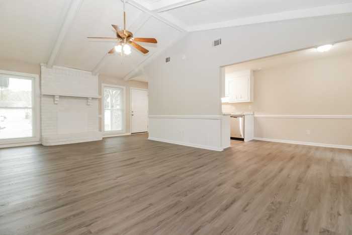 209 Buckskin Dr - Photo 5 of 13