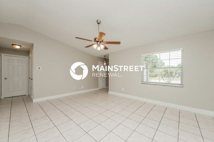 1434 Dean B St - Photo 4 of 16