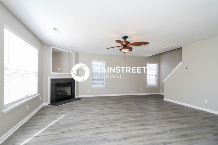 977 Peachtree Meadows Cir - Photo 2 of 17