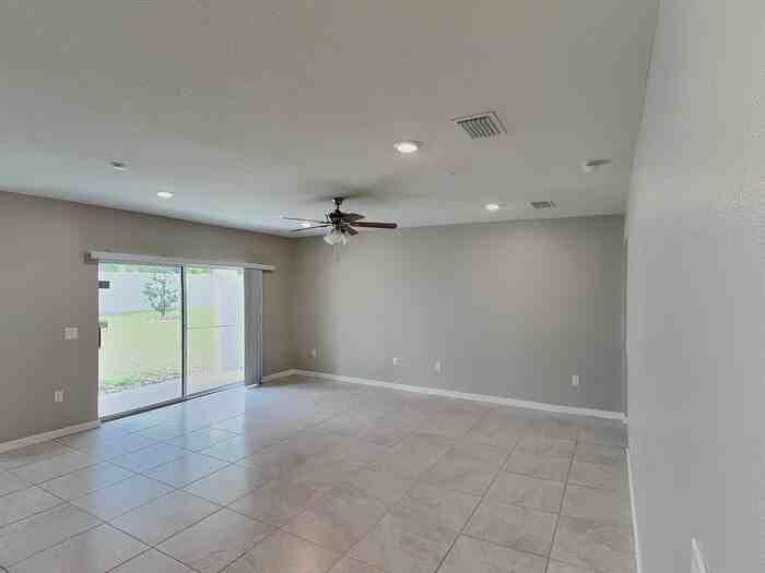 837 Rivers Crossing St - Photo 6 of 33
