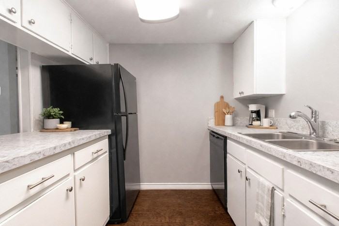 1126 N Bell Ave #B3 - Photo 2 of 5