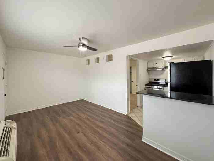 2311 Stella St #124 - Photo 5 of 7