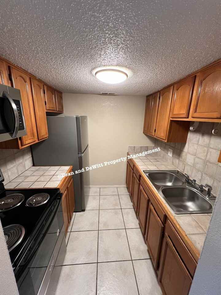 334 48th Ave N #228 - Photo 6 of 11