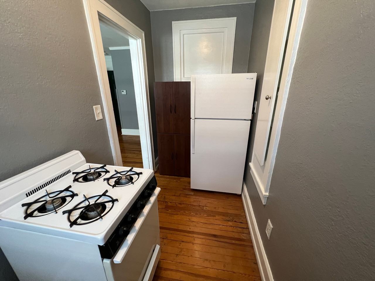 456 13th Ave Ne #9 - Photo 3 of 10