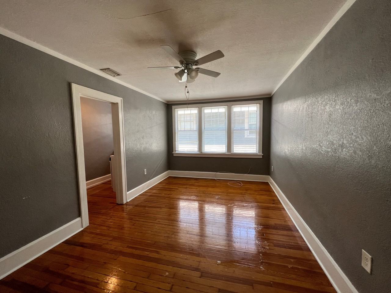 456 13th Ave Ne #9 - Photo 6 of 10