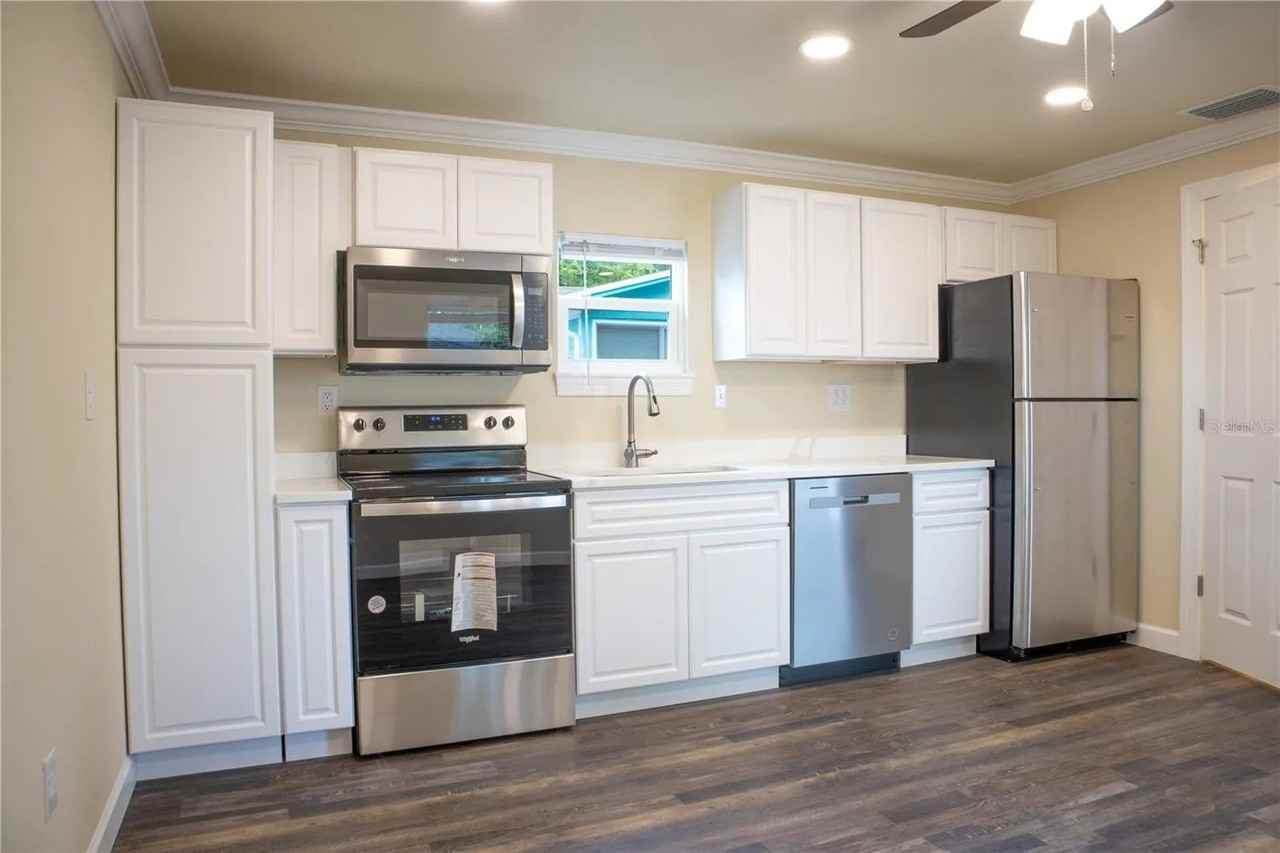 3047 1/2 38th Ave N - Photo 3 of 8