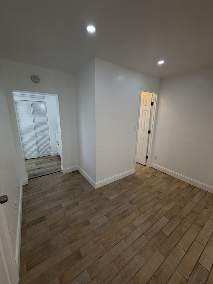 1028 56th Ave S - Photo 5 of 16